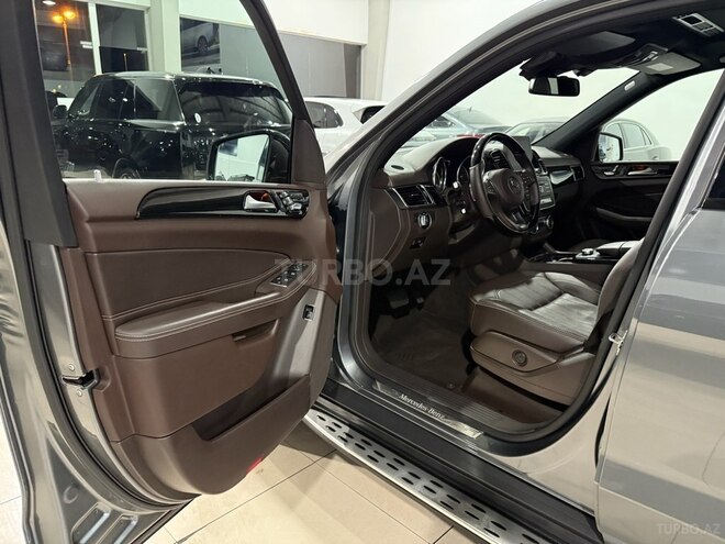 Mercedes GLS 400 4MATIC-11