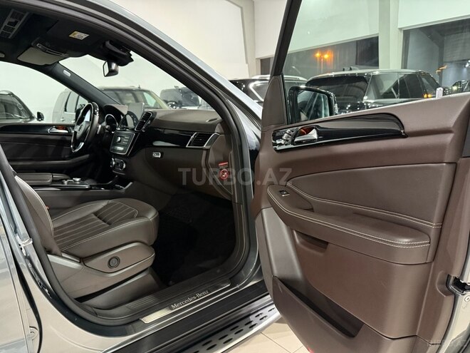 Mercedes GLS 400 4MATIC-19