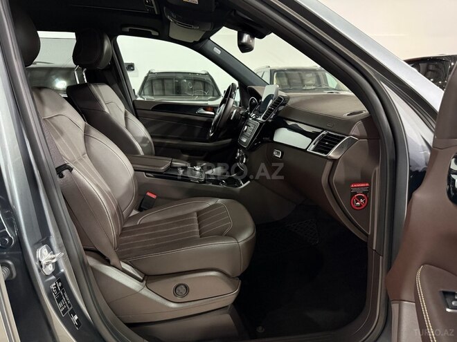 Mercedes GLS 400 4MATIC-21