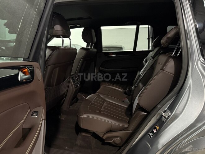Mercedes GLS 400 4MATIC-16