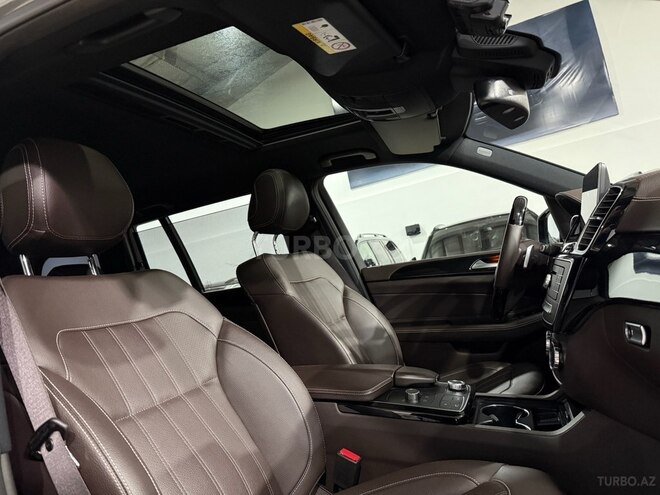 Mercedes GLS 400 4MATIC-24