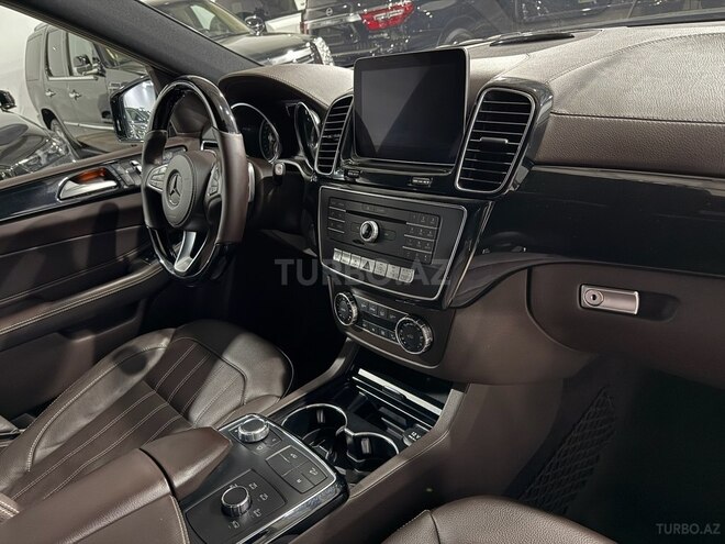 Mercedes GLS 400 4MATIC-23