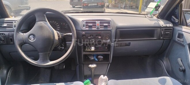 Opel Vectra 1993, 455,000 km - 1.8 l - Qəbələ