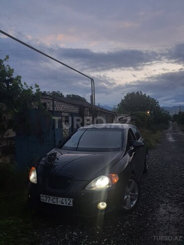 SEAT Leon-1