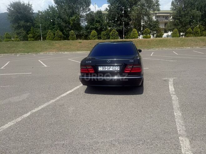Mercedes E 270 2000, 560,000 km - 2.7 l - Qəbələ