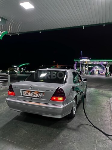 Mercedes C 240 2000, 268,000 km - 2.4 l - Bakı