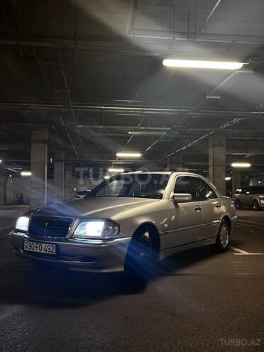 Mercedes C 240 2000, 268,000 km - 2.4 l - Bakı