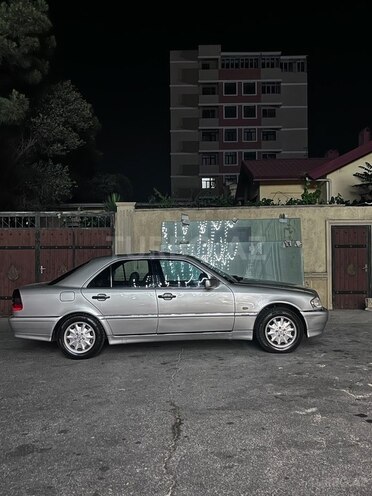Mercedes C 240 2000, 268,000 km - 2.4 l - Bakı