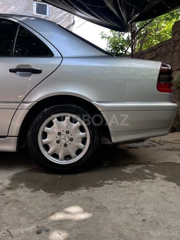 Mercedes C 240 2000, 268,000 km - 2.4 l - Bakı