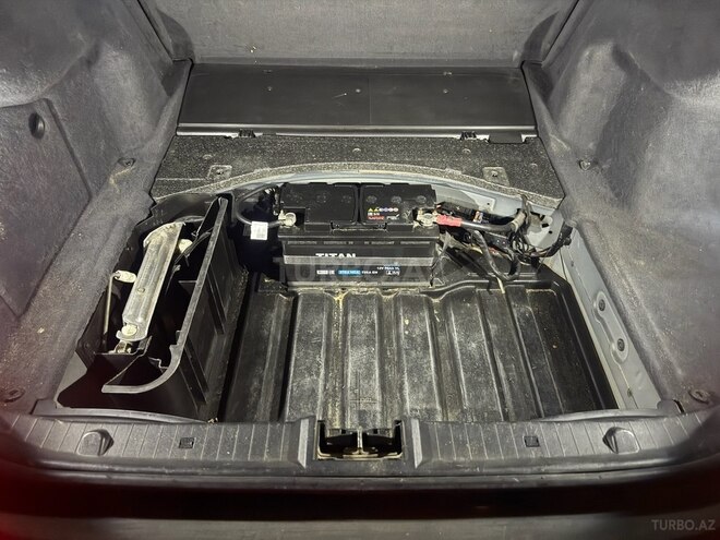 Mercedes E 240 2002, 249,178 km - 2.6 l - Bakı
