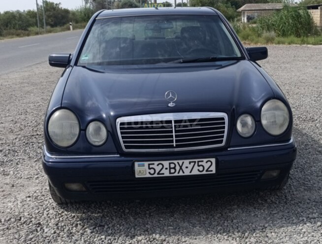 Mercedes E 240 1998, 485,500 km - 2.4 l - Salyan
