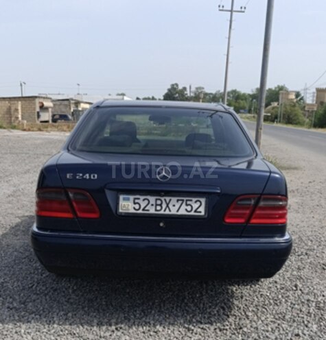 Mercedes E 240 1998, 485,500 km - 2.4 l - Salyan