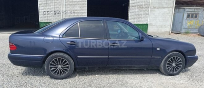 Mercedes E 240 1998, 485,500 km - 2.4 l - Salyan