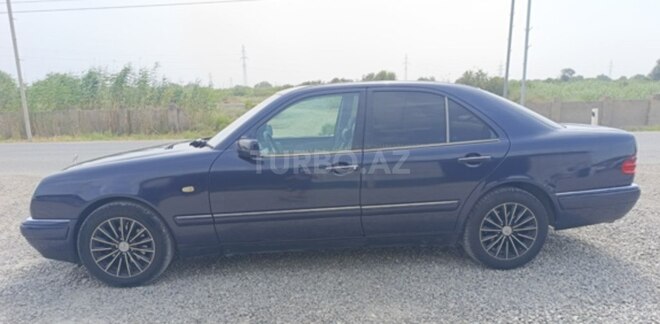 Mercedes E 240 1998, 485,500 km - 2.4 l - Salyan