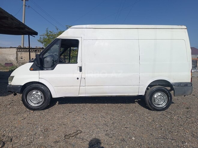 Ford Transit-8