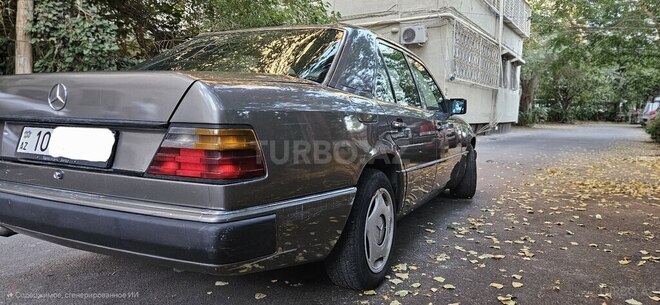 Mercedes E 250 1991, 381,000 km - 2.5 l - Bakı