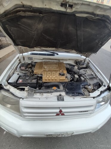 Mitsubishi Pajero io 2000, 300,100 km - 2.0 л - Bakı