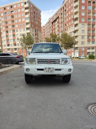 Mitsubishi Pajero io 2000, 300,100 km - 2.0 л - Bakı