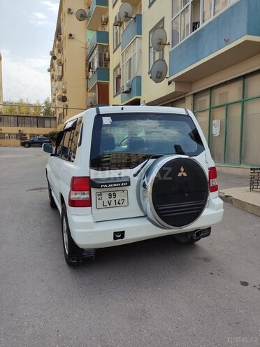 Mitsubishi Pajero io 2000, 300,100 km - 2.0 л - Bakı