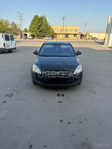 Kia Ceed 2008, 246,000 km - 1.4 л - Yevlax