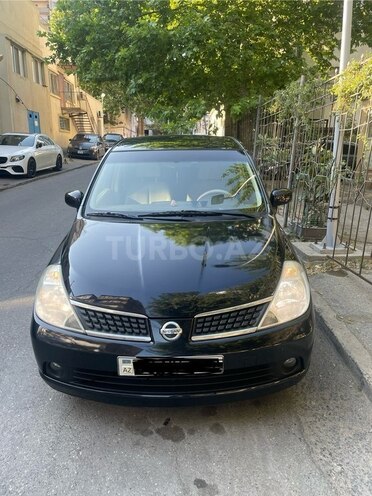 Nissan Tiida-1