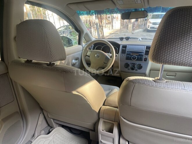 Nissan Tiida-8