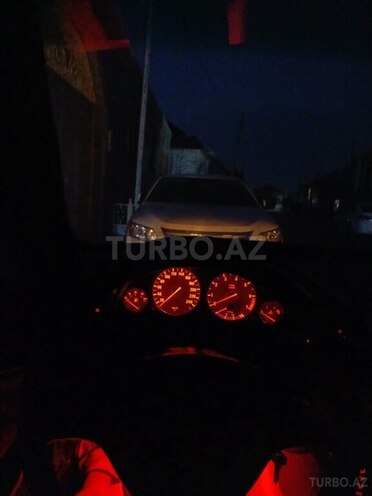 BMW 528 2000, 302,000 km - 2.8 л - Gəncə