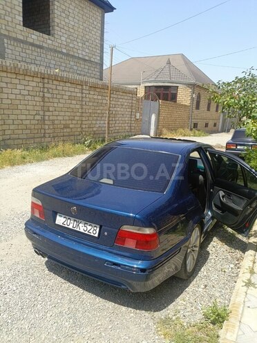 BMW 528 2000, 302,000 km - 2.8 л - Gəncə
