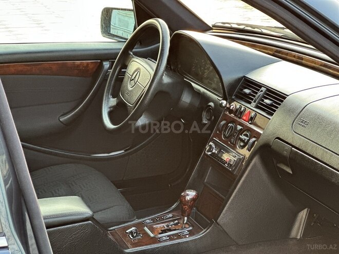 Mercedes C 200 1998, 292,454 km - 2.0 л - Saatlı