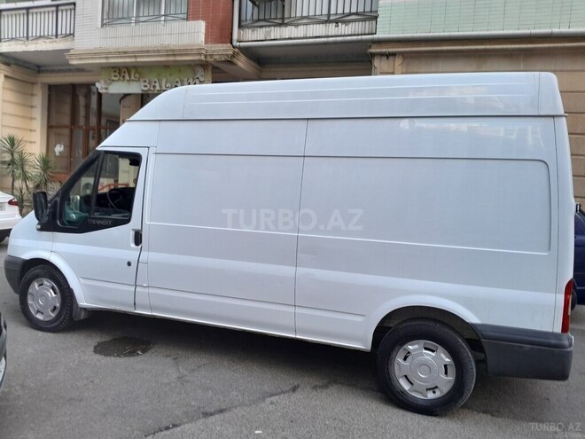 Ford Transit-7