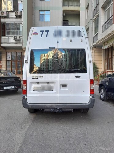 Ford Transit-8