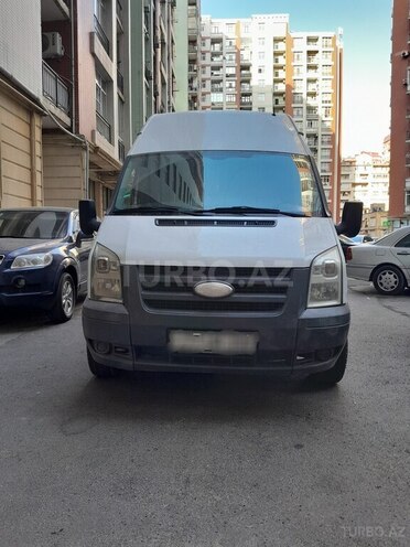 Ford Transit-10