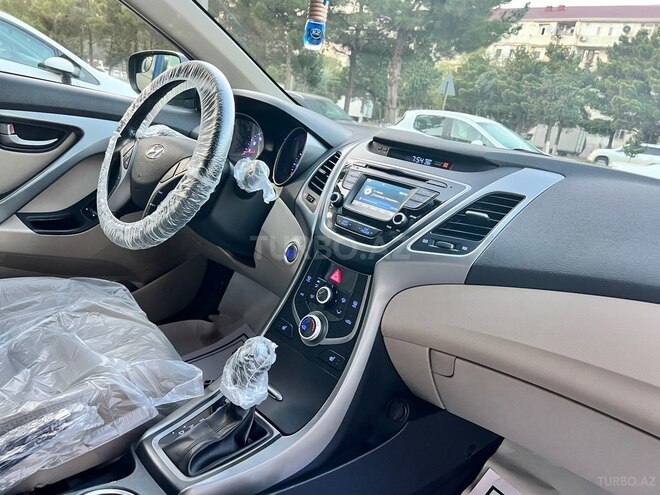 Hyundai Elantra-7