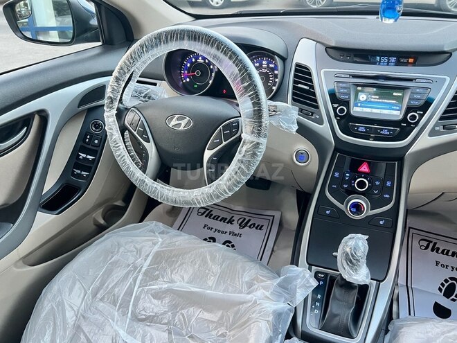 Hyundai Elantra-10