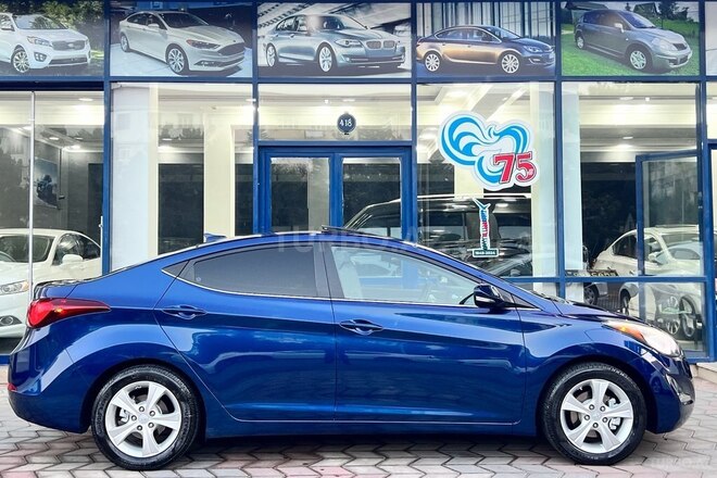 Hyundai Elantra-11