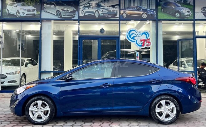 Hyundai Elantra-12
