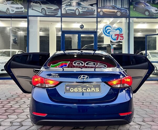 Hyundai Elantra-14