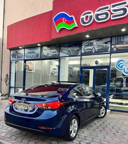 Hyundai Elantra-16
