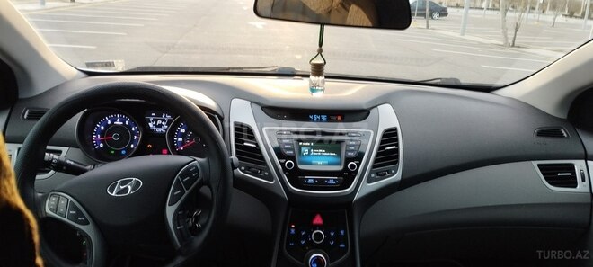 Hyundai Elantra 2015, 72,000 km - 1.8 л - Bakı