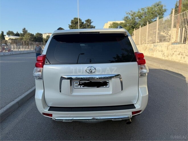 Toyota Land Cruiser Prado-5
