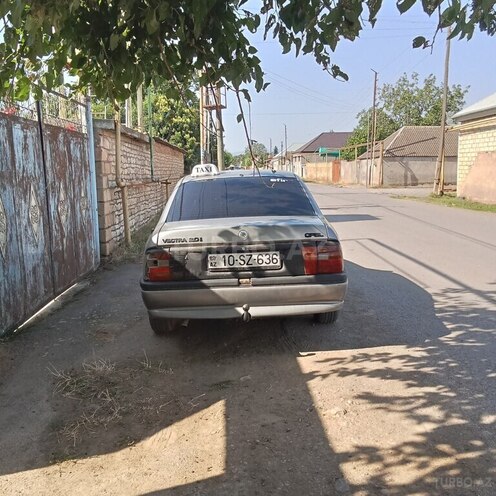 Opel Vectra 1993, 300,000 km - 2.0 l - Tovuz