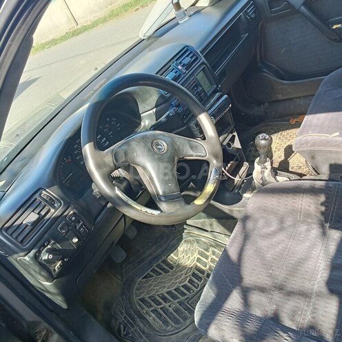 Opel Vectra 1993, 300,000 km - 2.0 l - Tovuz