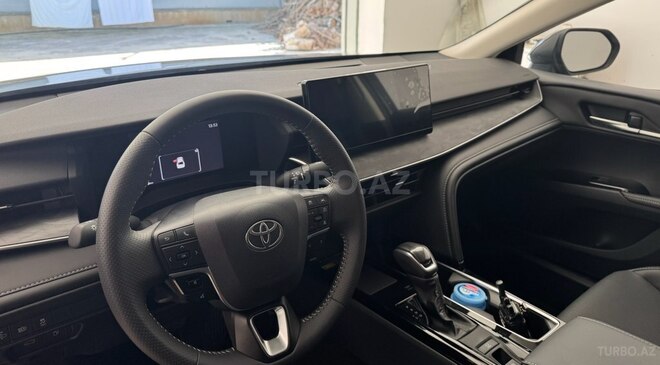 Toyota Camry-5