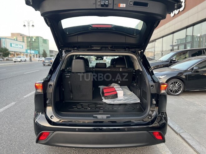 Toyota Highlander-12