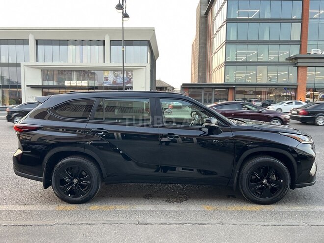 Toyota Highlander-4