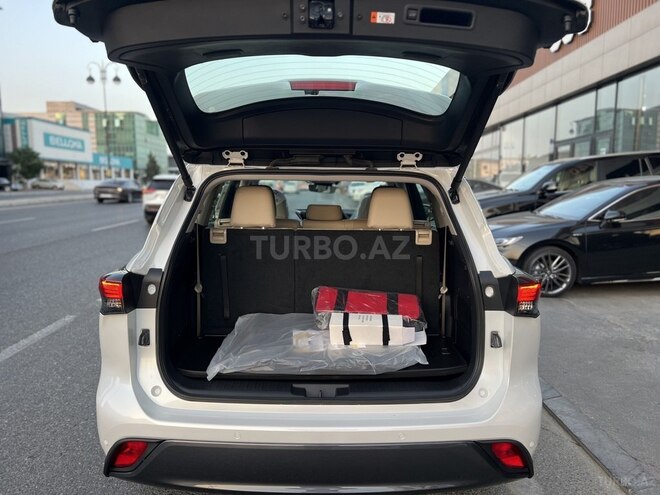 Toyota Highlander-12