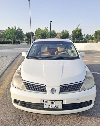 Nissan Tiida-1