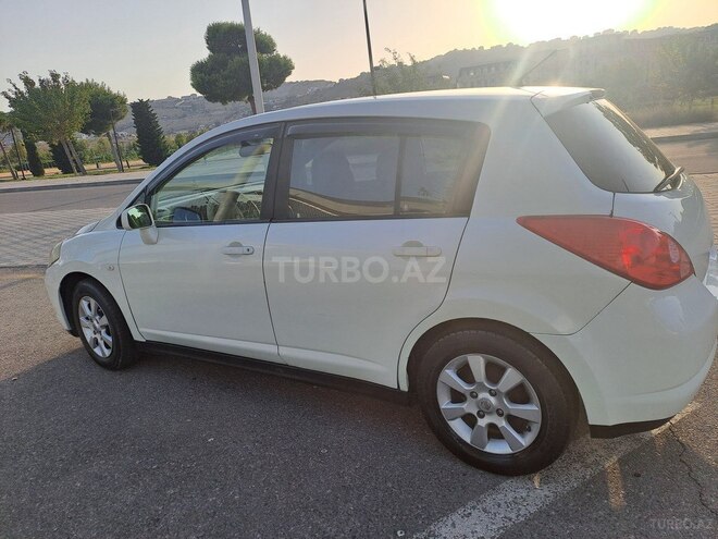 Nissan Tiida-4