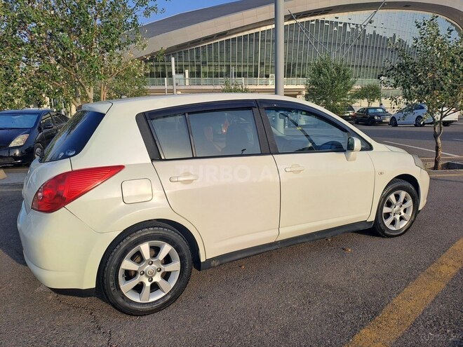 Nissan Tiida-6