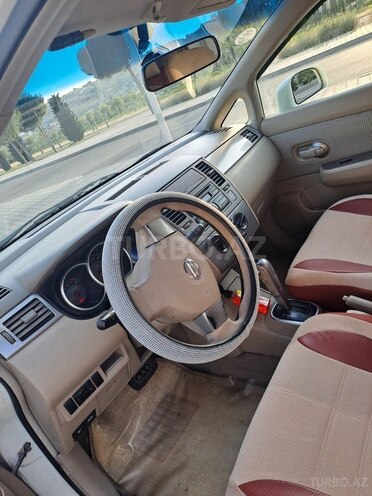 Nissan Tiida-7